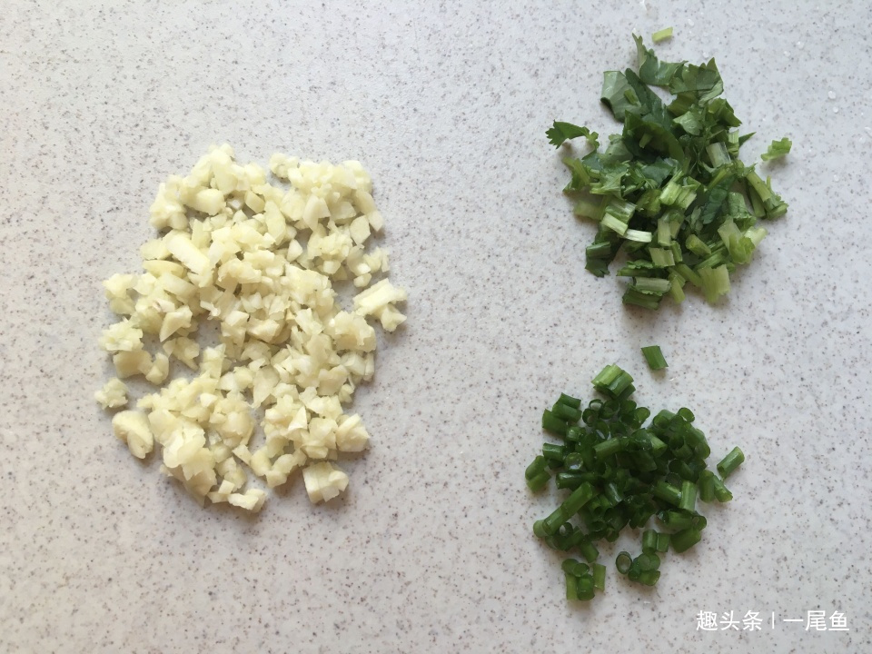 三月宁可不吃肉也要吃此菜，二块钱一斤，十分钟上桌，脆嫩多汁