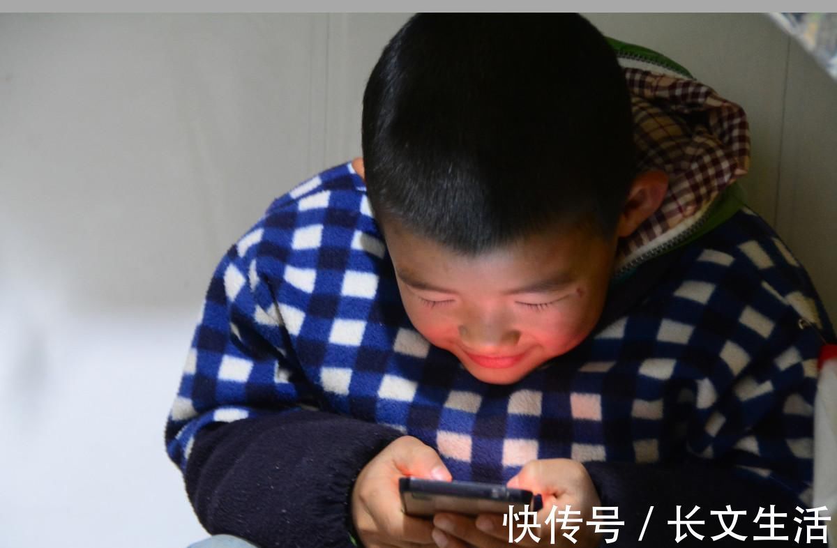 孩子们|这种行为最容易毁掉孩子, 比父母打骂和离婚更严重, 家长最好避免