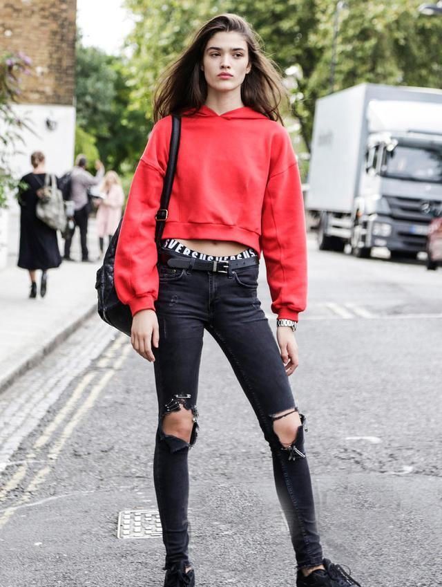 半身 穿卫衣建议搭配这5款下装!洋溢着青春气息,十分时髦谁穿谁好看