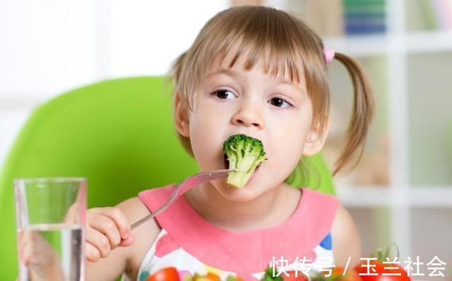 孩子|16个小时“拉丝”手术,用坏6把异物钳!心疼,3岁女孩胃里取出两袋头发