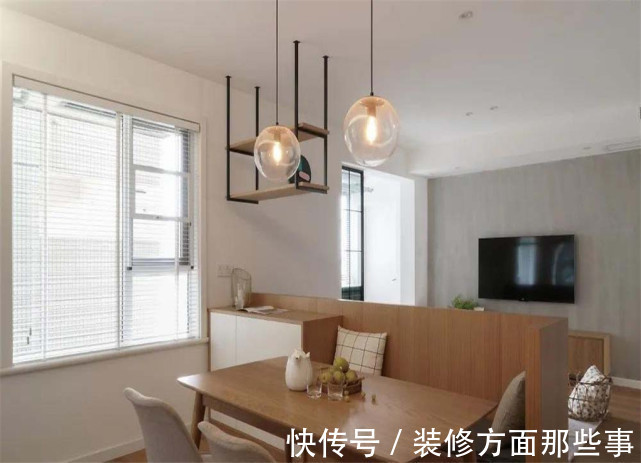餐厅|105平简约原木三居室，工作台前面的墙加了隔板做展示