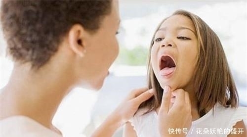 鱼刺卡喉|3岁孩子不小心卡了鱼刺，父母的2个果断救了他，医生真棒