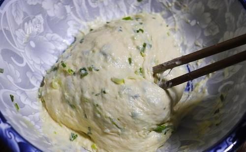 这饼我一周做2回，筷子一搅，外酥里软，大人孩子抢着吃，太香了