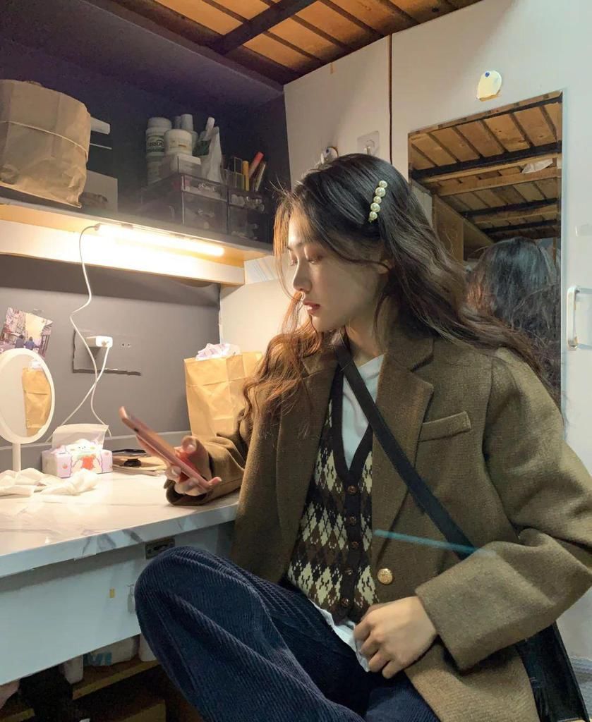 职场女性穿搭模板，干练休闲风当属典范，轻松成为职场焦点！