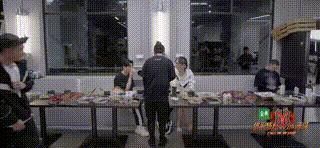 披荆斩棘的哥哥|盘点那些社交牛逼症明星，陈小春最羡慕的竟然是他？！