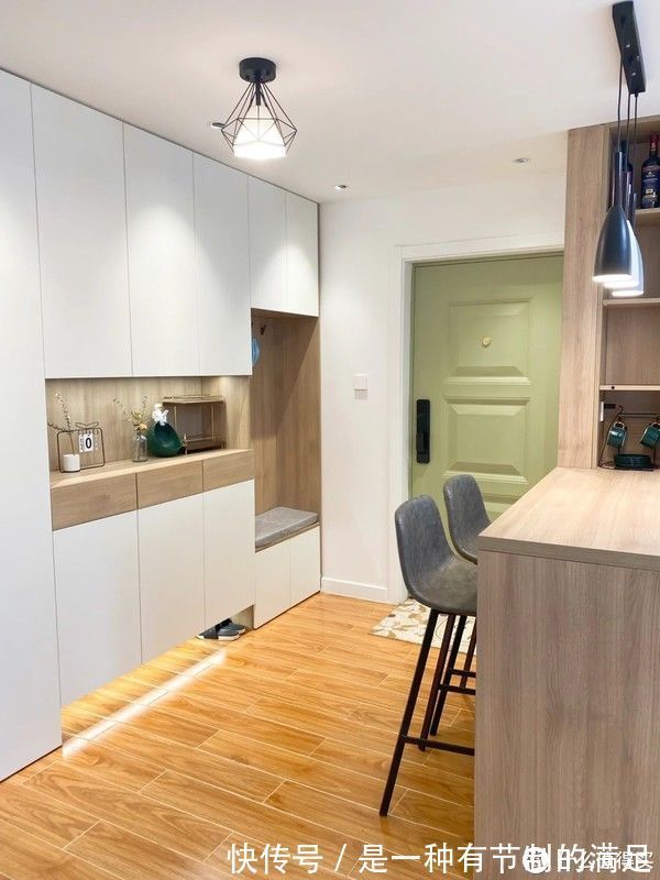 猪肝红|爆改43平小户型,不顾反对坚持主卧改客厅,完工后都说真香