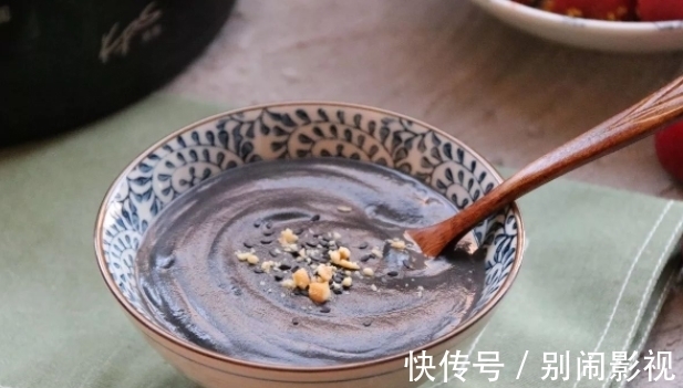 李泽|16岁男孩仅有163,医生叹息:3物是身高“加速器”,别舍不得给娃吃