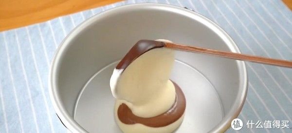 斑马纹酸奶蛋糕|自制斑马纹酸奶蛋糕，颜值非常高