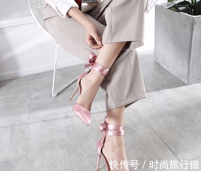 绑带|穿高跟鞋的女人,真的比平底鞋有魅力
