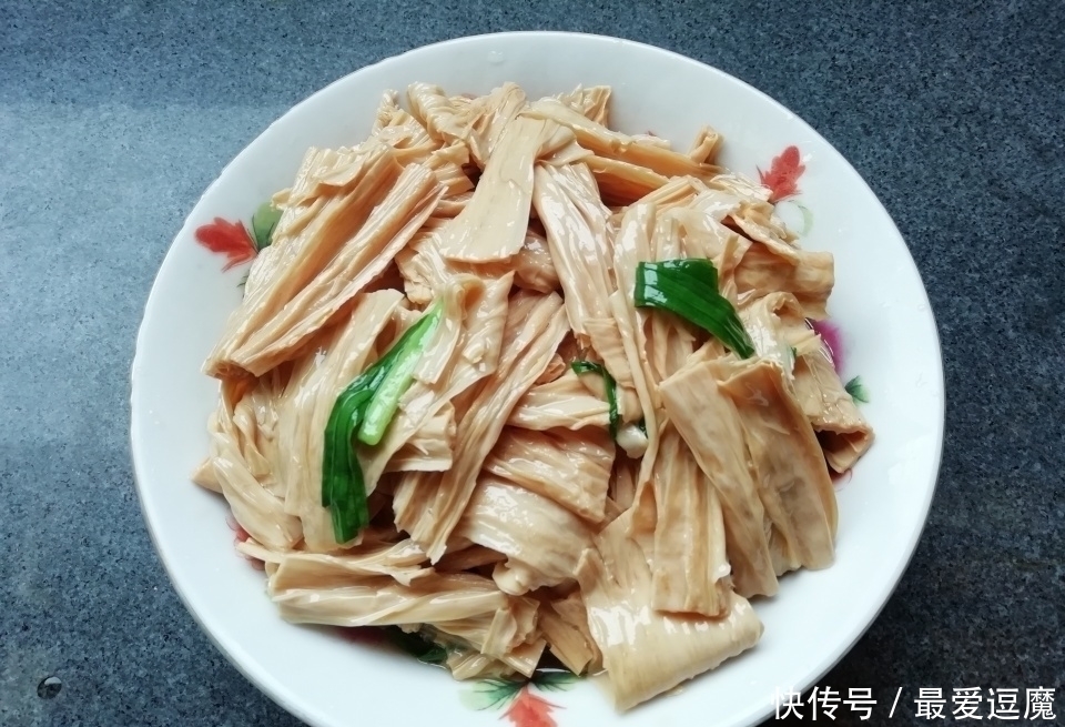 精致|四代人的晚餐,做了4菜1汤,不精致但很对胃口,爷爷奶奶都很喜欢