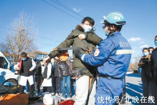 山地|门头沟区红十字救援队斋堂站正式挂牌成立，队员们立刻展开救援演练