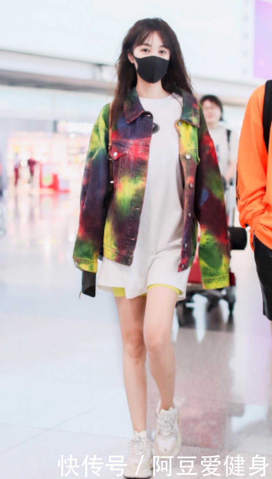 冷热变幻的早秋时节,让这些扎染单品给你带来惊喜,穿出高级感