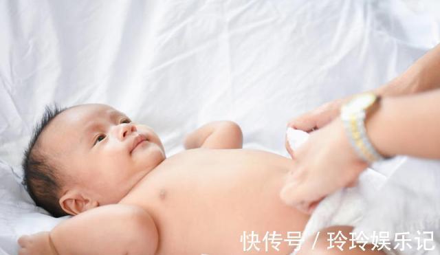 尺码|6个月宝宝哭闹不停,一查尿路感染,你还敢这样换尿不湿吗?