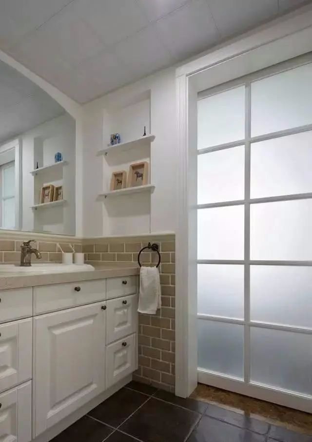 鞋柜|表哥的婚房,进门就给鞋柜吓到了,餐厅时尚,厨房效果让人赞叹