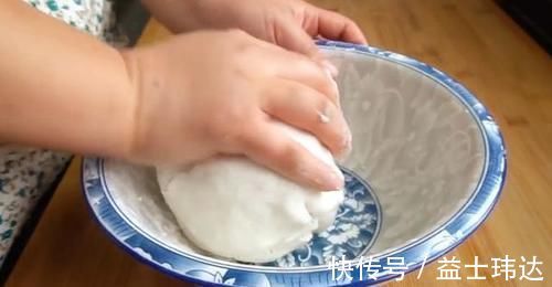 油炸糕|油炸糕不要直接下锅,教你一招,外酥里软不吸油,吃着不油腻