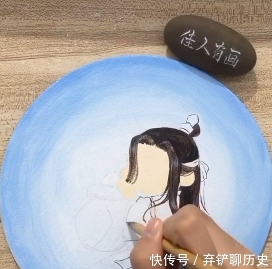 美术生#美术生手绘Q版蓝忘机,扶着酒坛睡大觉,网友:又喝大了