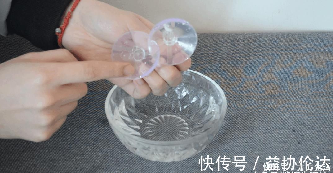 绝招|吸盘挂钩老是掉 教你一个简单绝招, 挂几十斤都很牢固, 太实用了