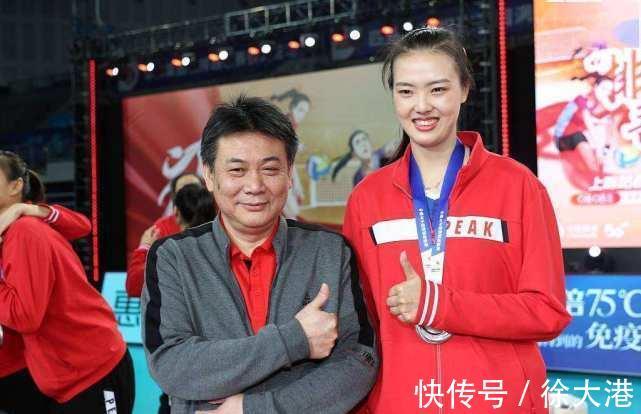 国家集训队|恭喜朱婷张常宁,双双担任冬奥会火炬手!展现强大影响力!