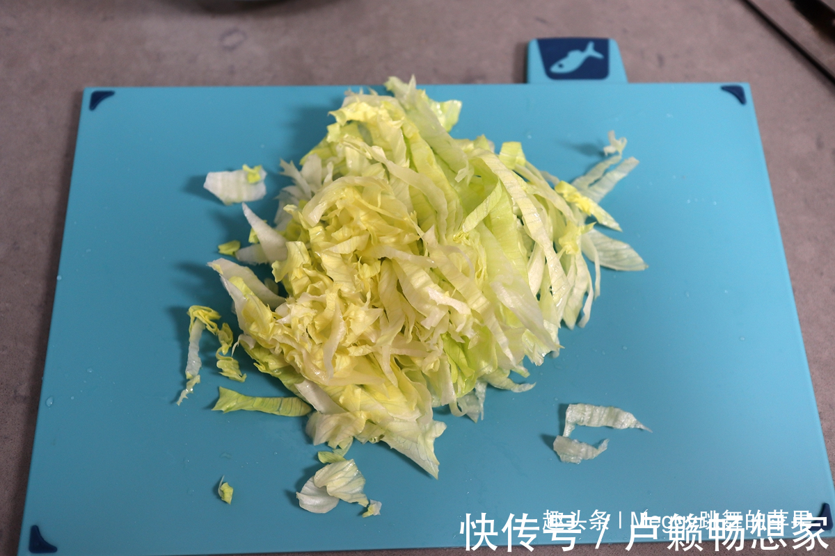 5分钟凉菜,香脆开胃,每天食用20克不显老,过30的女性要坚持