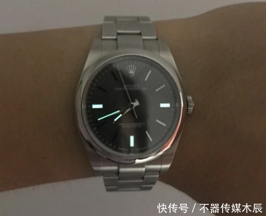 劳力士|简单即是经典——劳力士蚝式恒动114300