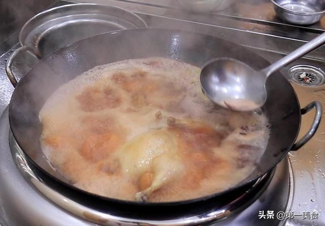 鲜香|学会这道酱香鸭，再也不用买烤鸭了，鲜香回甜，色泽红润，太香了