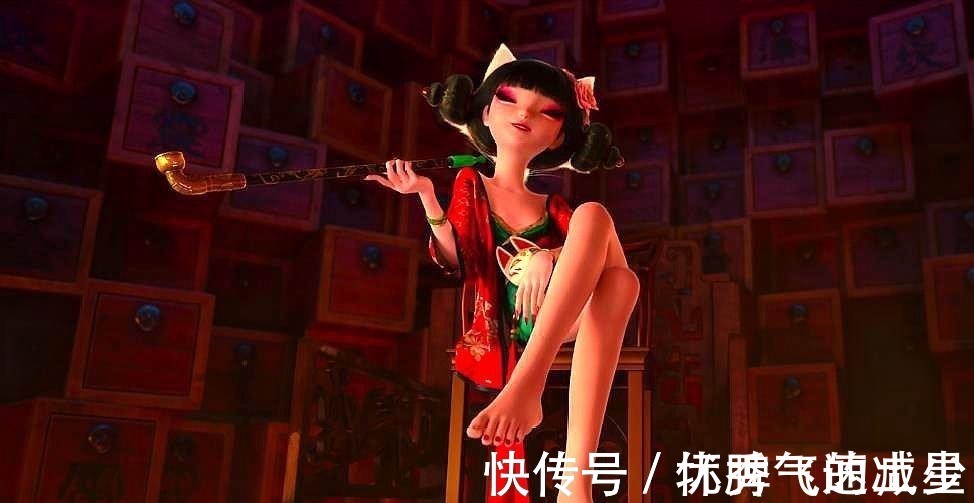 阿宣|白蛇缘起微胖的宝青坊主cosplay,颜值可以,玉足不够美