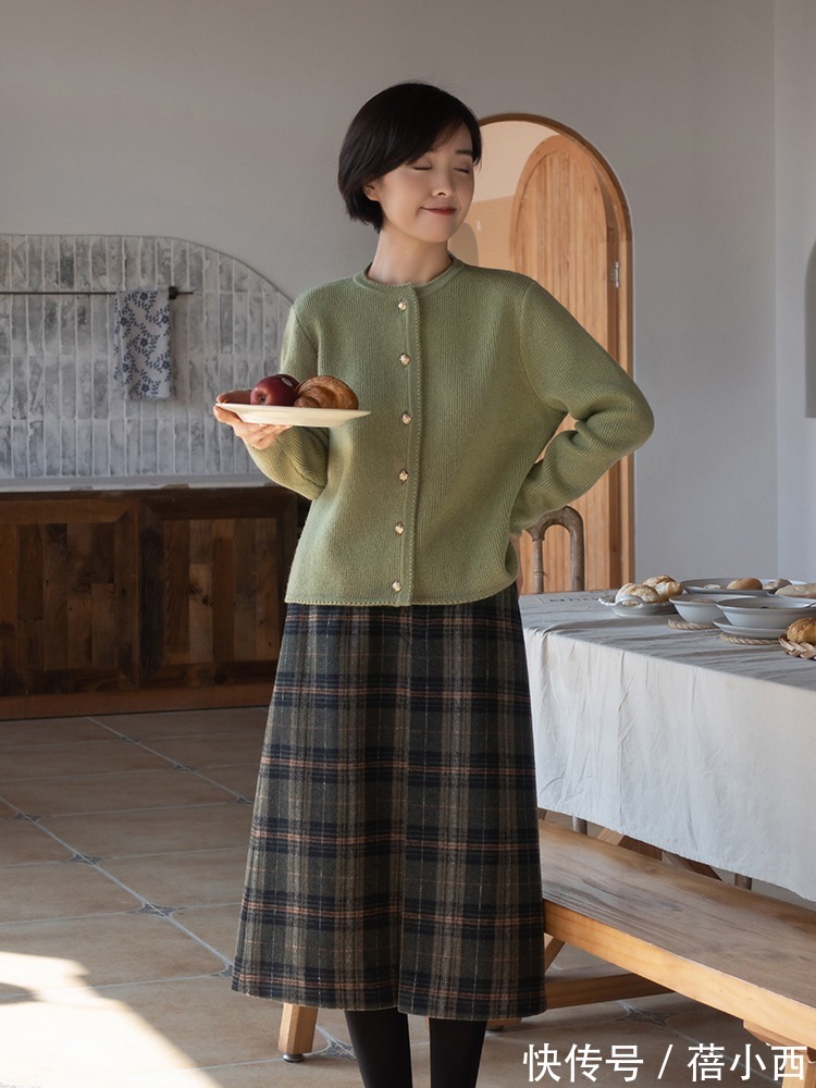 小姐姐|今年不流行“小黑裙”了,试试格纹半身裙,冬季最in的单品就是它