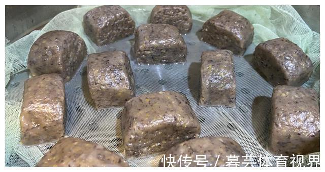 黑豆豆浆|它的蛋白质是鸡蛋3倍，牛奶的12倍，女人常吃皮肤好