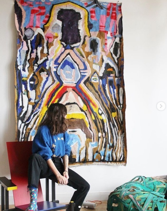 巨人国!她画油画,他做雕塑,这对艺术情侣直接建了一个“巨人国”