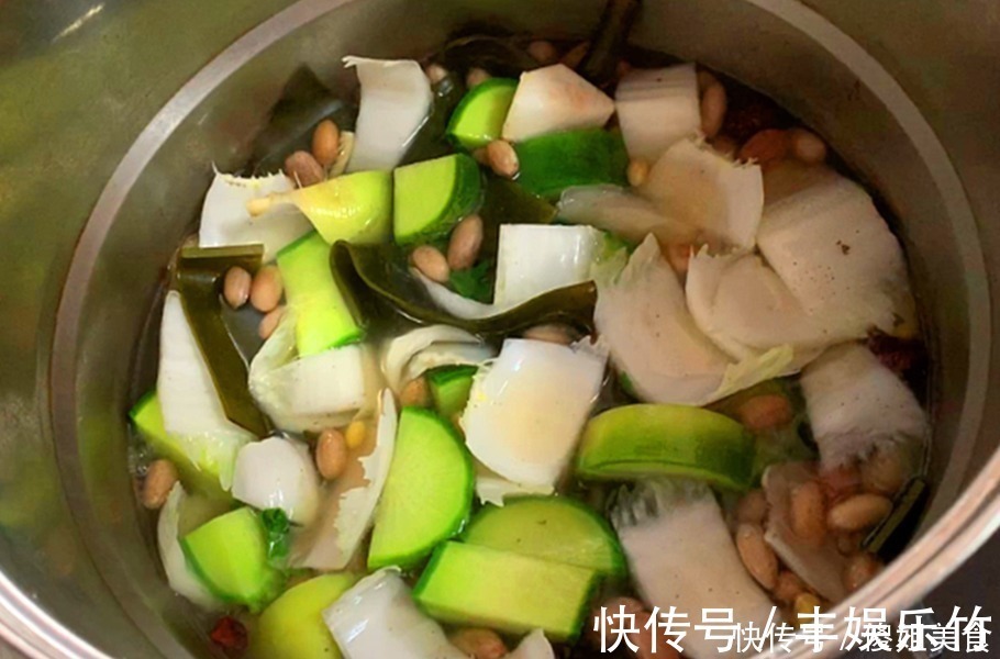 黄豆|天一冷，我就馋这个菜，十几年吃不腻，炖上一锅，热乎乎的真解馋