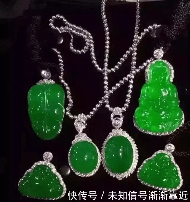 确认过眼神!今年最完美的赌石,1吨重玻璃种帝王绿估价5亿