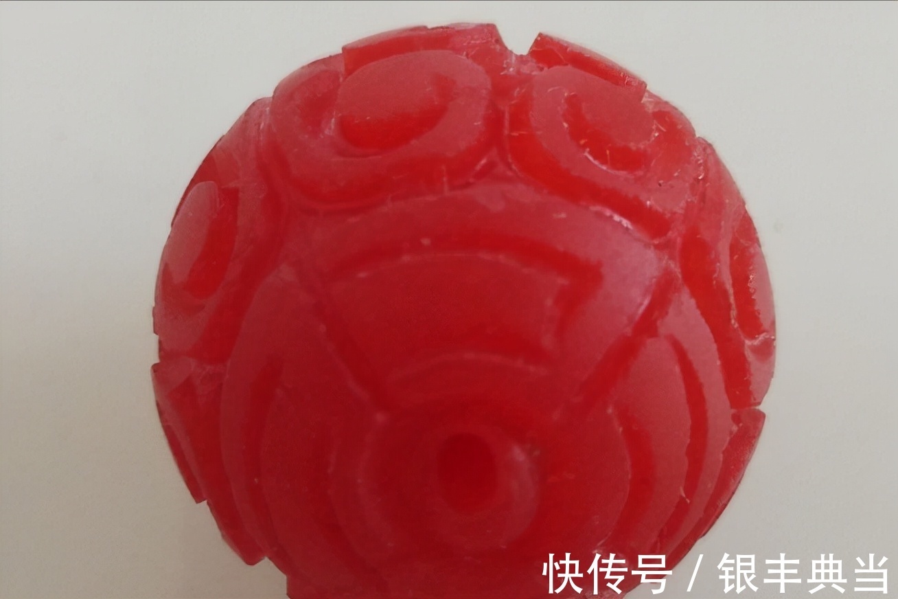 典当行 两张图,告诉你真假玛瑙的区别到底是什么?