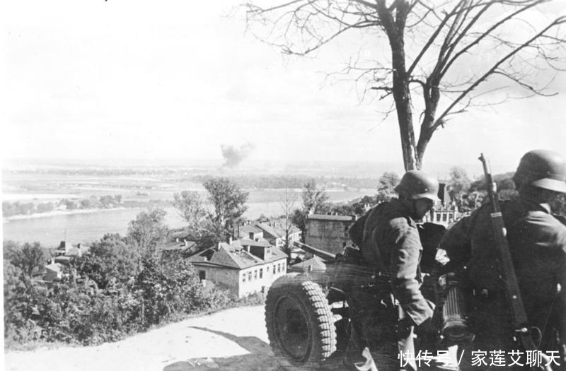 愚蠢|巴巴罗萨计划兵分三路进攻是否愚蠢，兵分三路的意义究竟在哪？