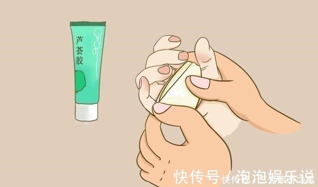 烫伤|宝宝不小心打翻热汤,这位妈妈下意识反应,将烫伤的伤害降到最低