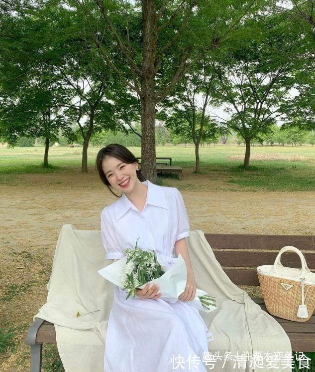 时髦 扔掉你的碎花裙!今夏流行这“3种”裙子,40岁女人穿更时髦减龄