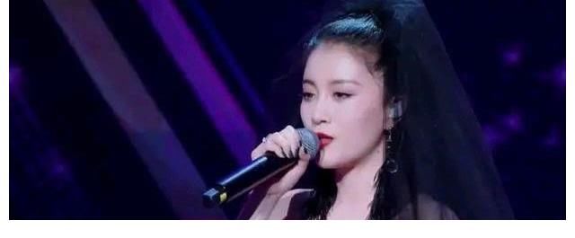 吉克隽逸|她是《中国好声音》学员，遭淘汰后收获爱情，嫁给了音综节目导演