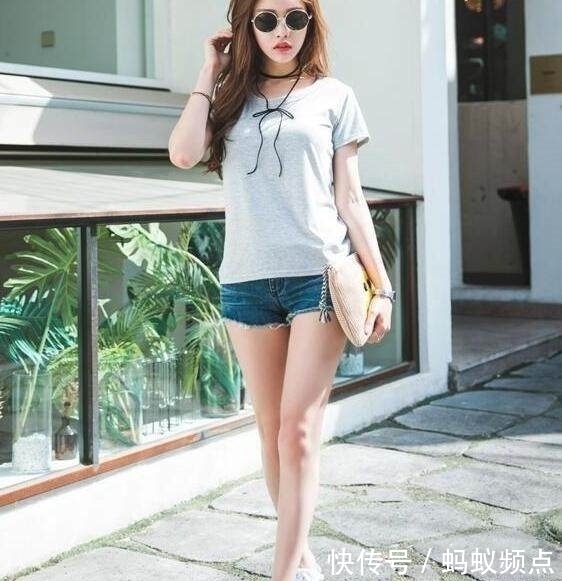 穿起来|活力十足的牛仔裤美女,气质出众,无论走到哪都是焦点