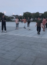 |搞笑GIF动图,给家里的金毛洗个澡之后,它自闭了!