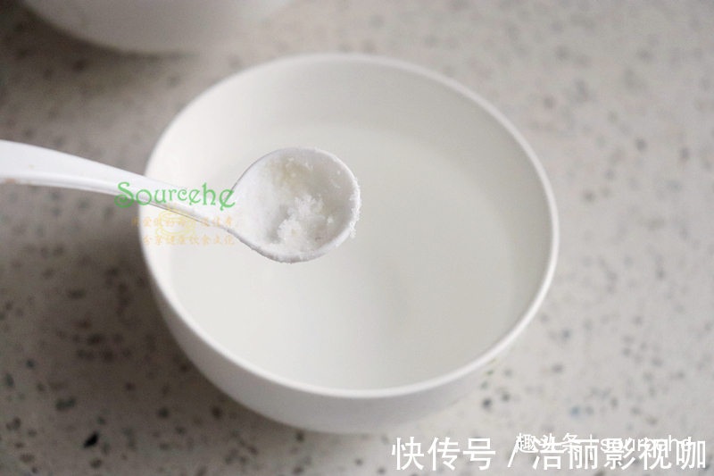 蜂窝|蒸鸡蛋时多加一步,鸡蛋羹平滑如镜,鲜香无蜂窝,出奇美味