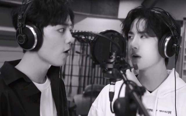 王一博躺槍！肖戰(zhàn)參加雙十一晚會(huì)，看見應(yīng)援燈牌笑容逐漸消失