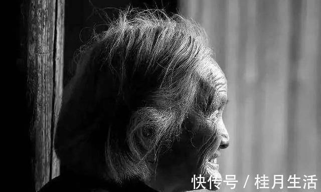 黄景仁#清才子临别写给老母亲的诗,短短4句极尽深情,太经典感动无数人