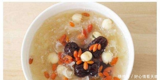 粉丝|美食推荐:包菜粉丝、雪梨银耳莲子羹、凉拌青笋、冬笋炒年糕做法