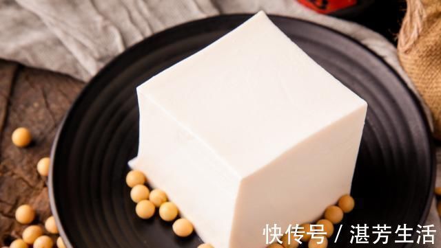 痛风|豆制品对尿酸的影响大吗高尿酸人群，痛风人群可不可以吃豆腐
