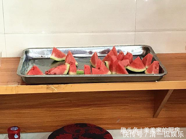 单位|第一次吃单位工作餐,27个菜,才12块钱一餐!看看都吃了啥