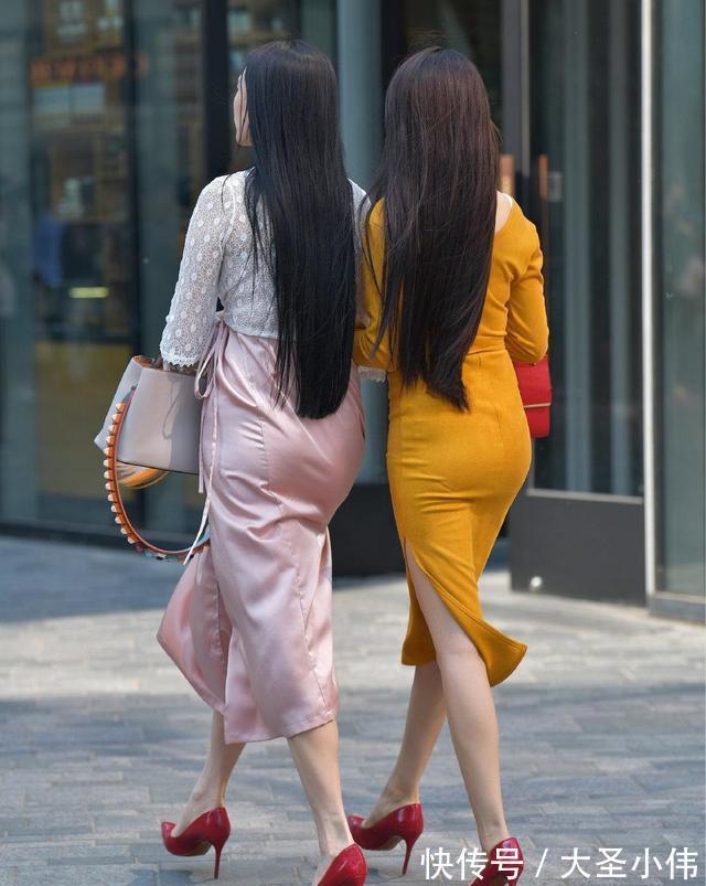 街拍 美女街拍:长裙展示纤细的腿,不同的美需要不同的服装!