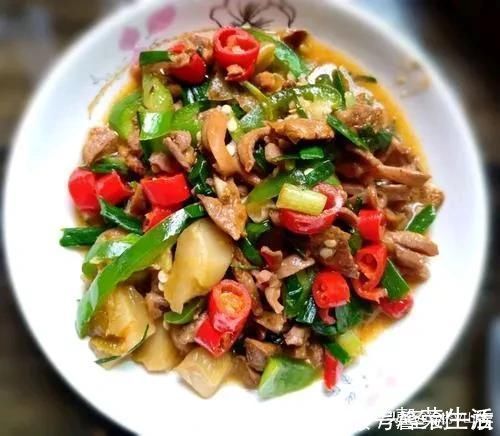 下班回家，简单做了一顿晚餐，晒到朋友圈，北方朋友看完：好想吃