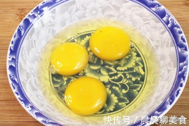 燕麦片|把苹果倒入燕麦片中，太厉害了，80岁奶奶教我的做法，简单实用
