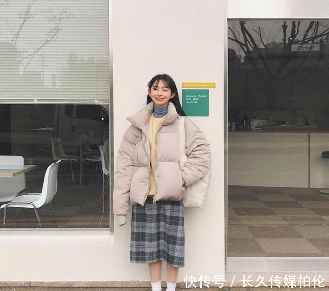 冬天|大衣+半身裙,羽绒服+半身裙,冬天这么穿气质又显瘦