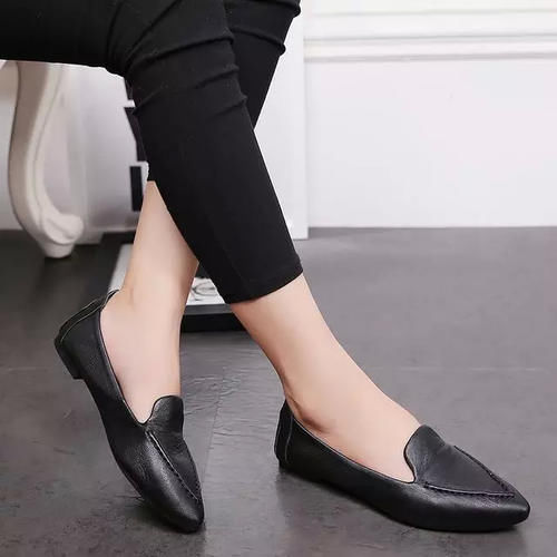 开春还在穿小白鞋？细高跟都out了，现在流行这几款