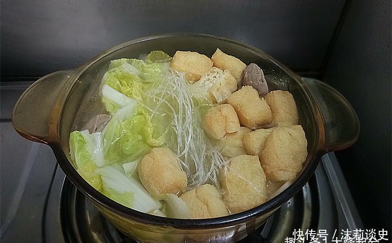 天凉时,炖一锅白菜丸子粉丝汤吧,温暖又开胃